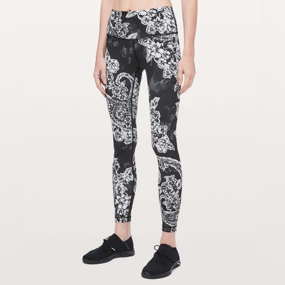 Painted Paisley Wunder Under Silver Ice Black, Lululemon - Picture 3 of 5